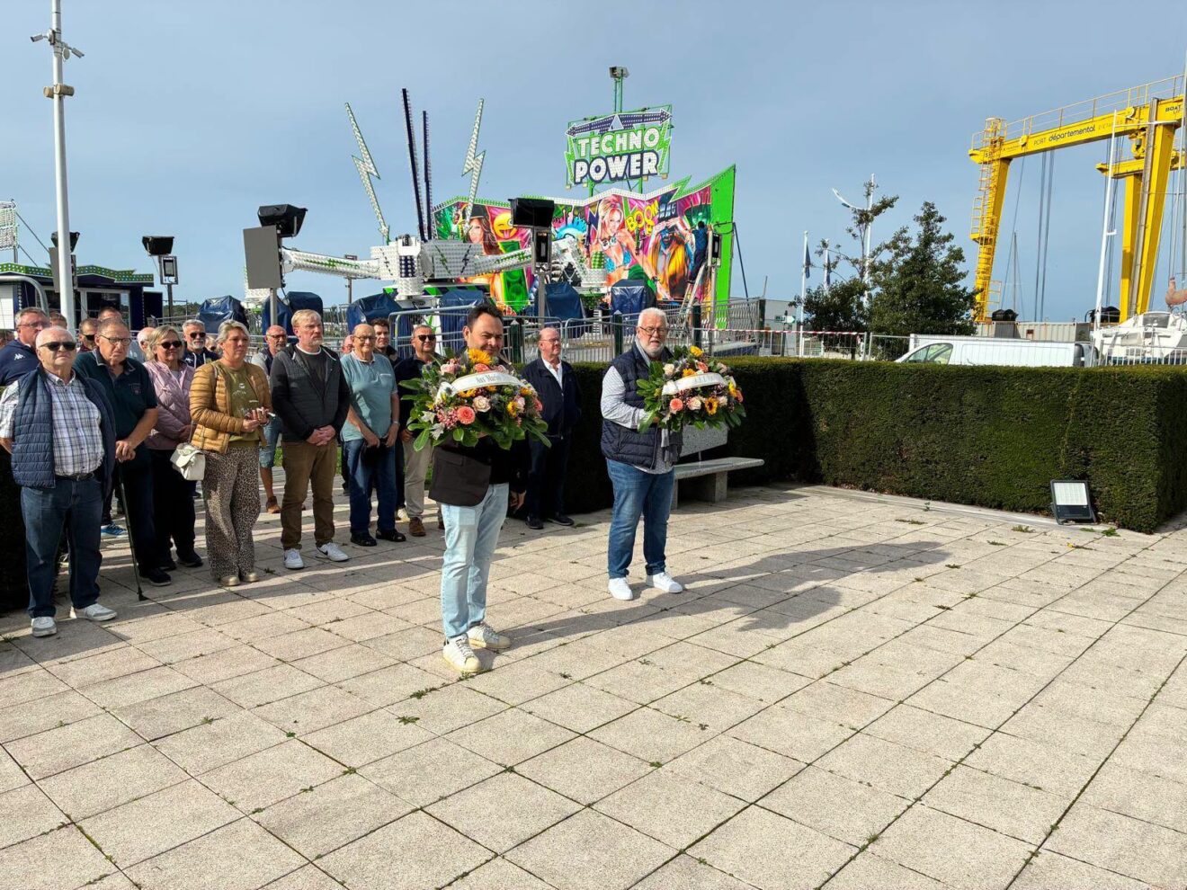 HOMMAGE AUX MARINS DISPARUS EN MER : UN MOMENT DE RECUEILLEMENT AU PORT