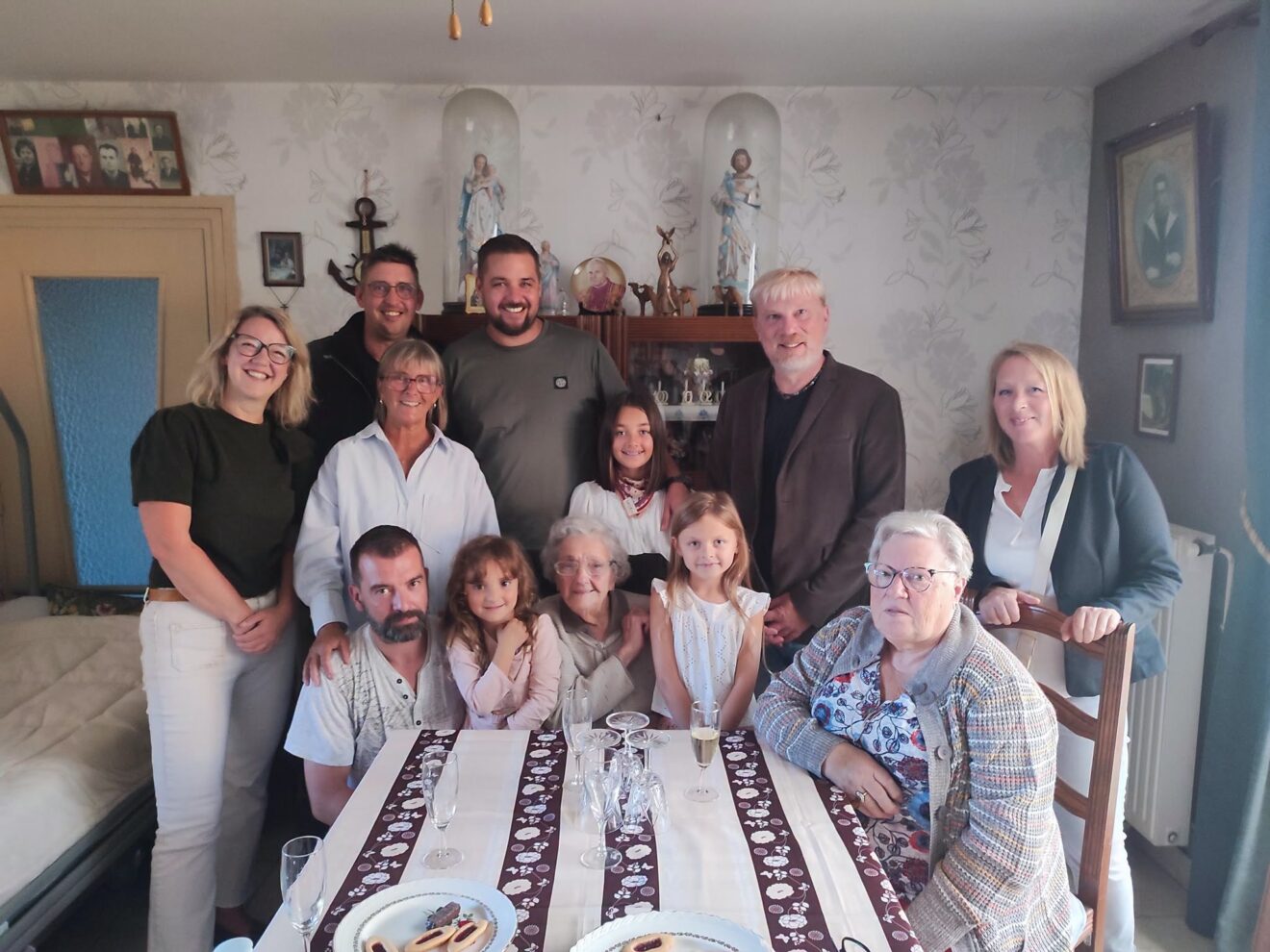 MISE À L'HONNEUR DE NOTRE DOYENNE DU MOIS DE SEPTEMBRE : MADAME SIMONE COUSIN
